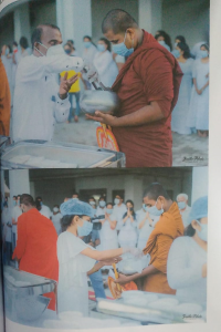 Pindapathaya_Alms_Giving_to_Monks_001